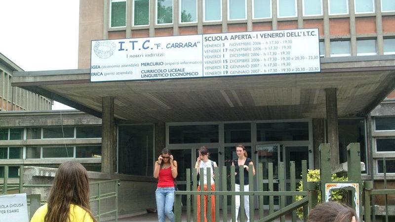L'ingresso del tecnico commerciale Carrara