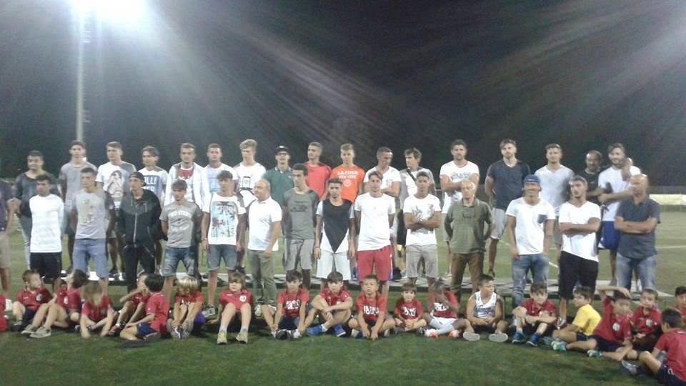 Foto di gruppo delle formazioni del Montemurlo con allenatori e dirigente