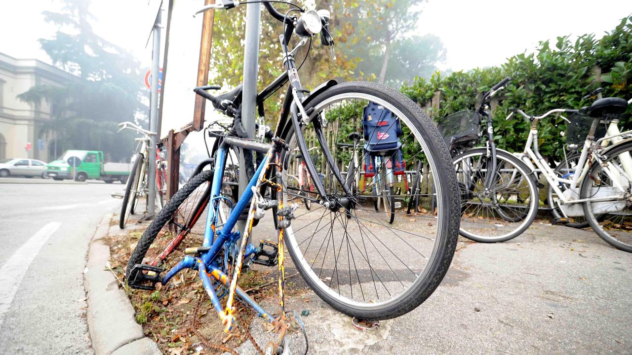 Ruba una bicicletta, scoperto dagli agenti della polizia ferroviaria