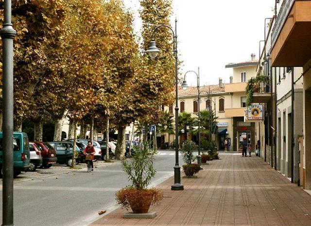 L'area pedonale di fianco a piazza Garibaldi