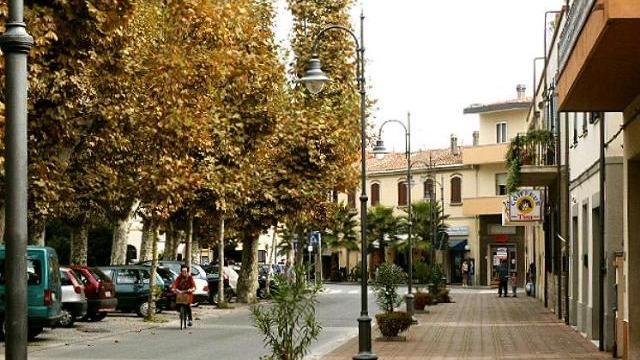 L'area pedonale di fianco a piazza Garibaldi
