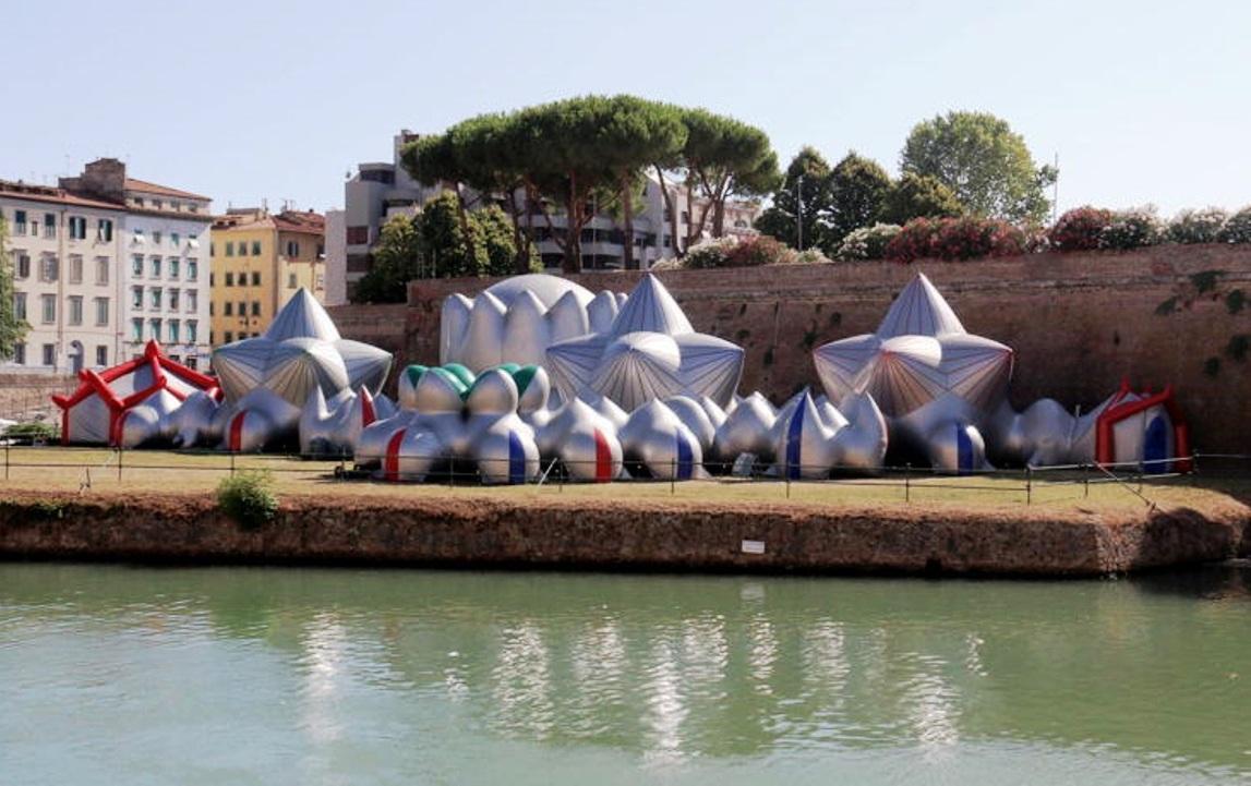 Miracoco sul prato all'esterno della Fortezza Nuova (Marzi Pentafoto)