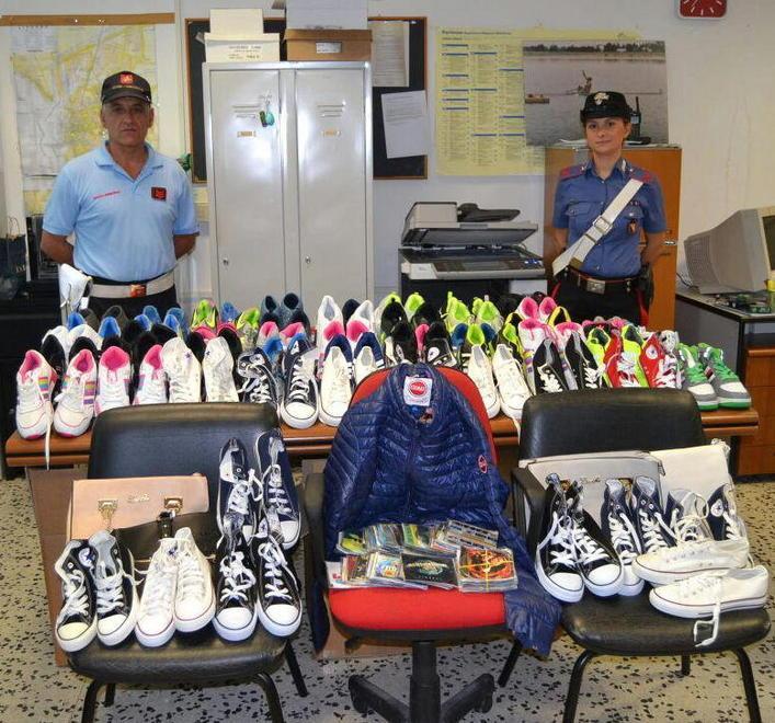 Guerra ai falsi, sequestrati borse, scarpe, cd e dvd 