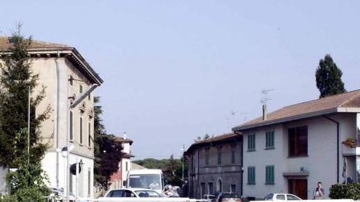 Abbatte le barriere del passaggio a livello