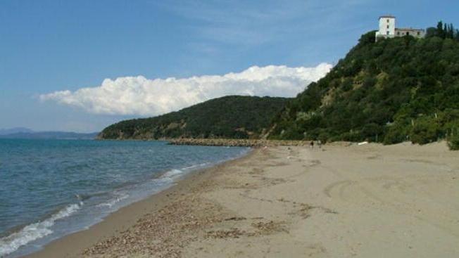 Niente barche alla spiaggia di Cala Civette: proteste