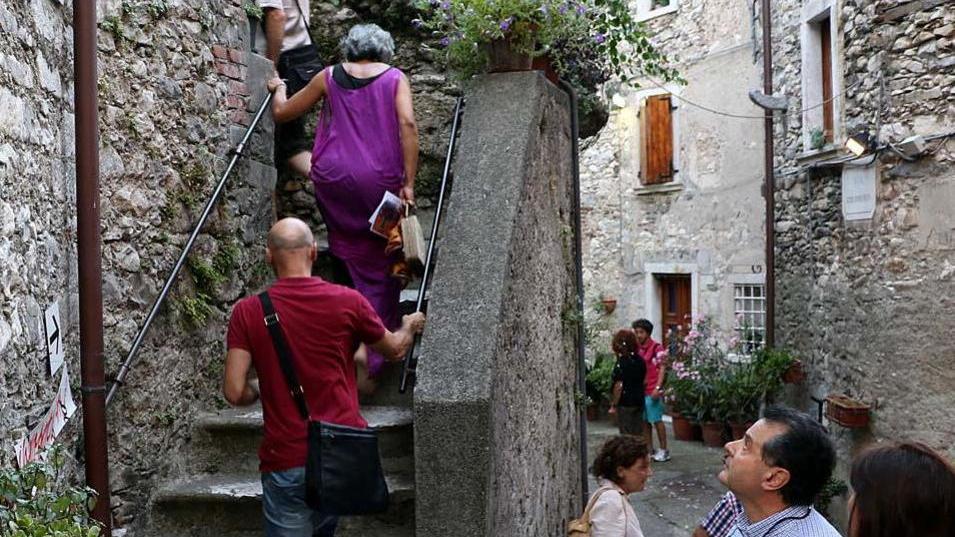 Torano si fa bello con 140 opere prodotte da 35 artisti