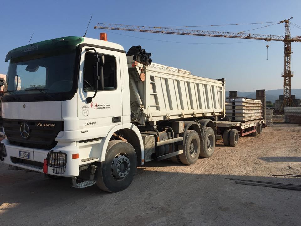 Il camion rubato all'azienda Tanganelli di Fucecchio