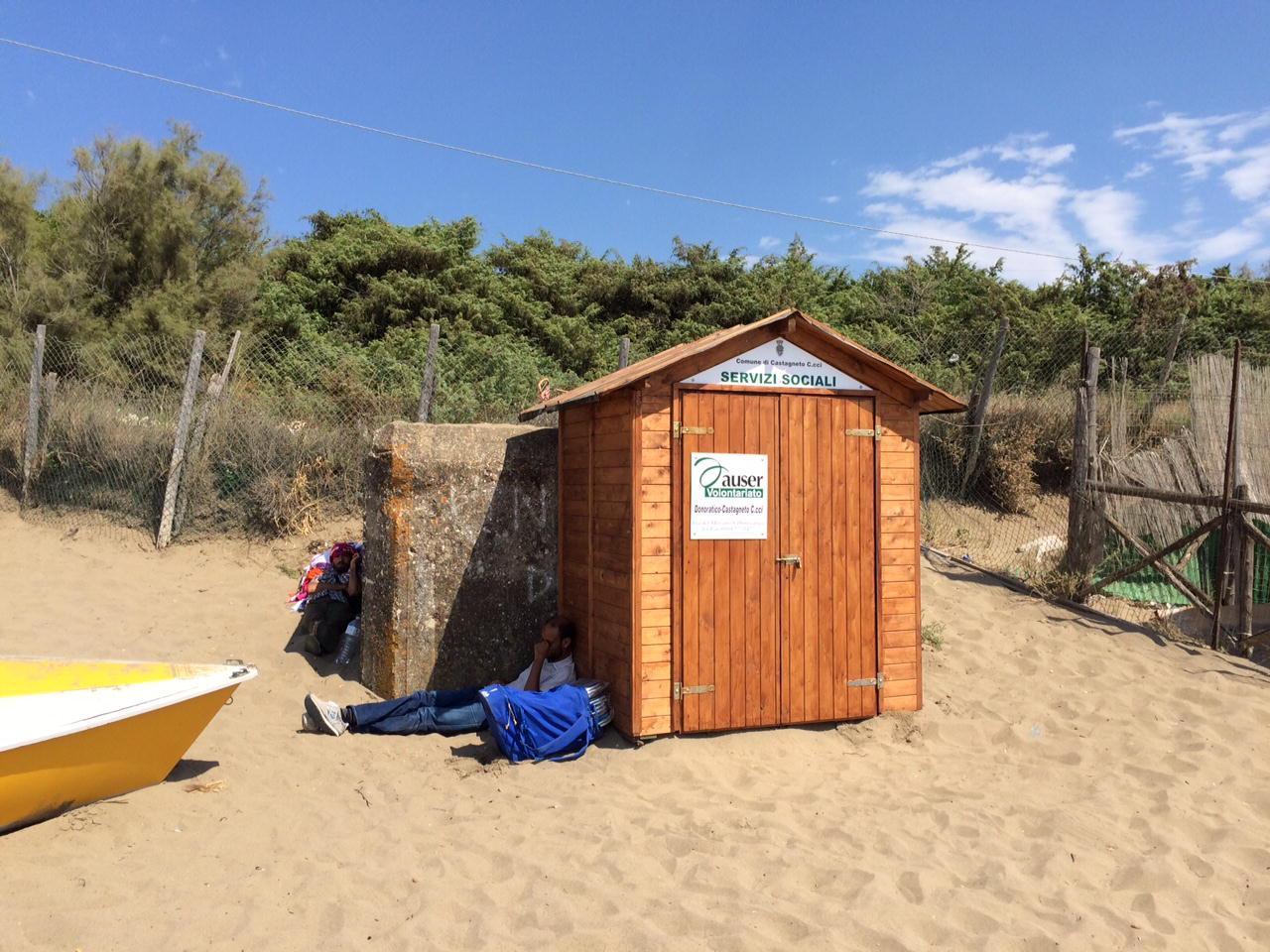 La casetta di legno in dotazione all’Auser a Marina di Castagneto