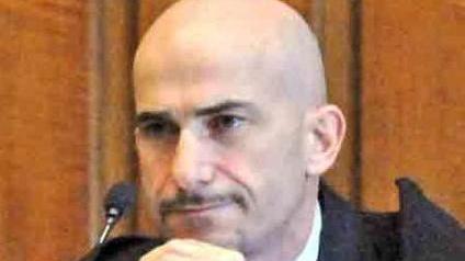 Dieci anni fa sparò alla moglie per gelosia