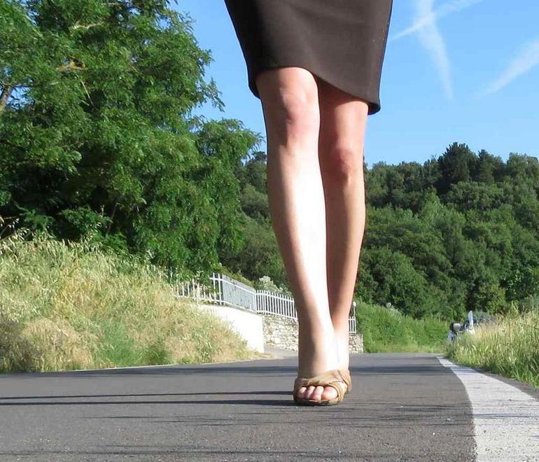 Diciassettenne molestata sulla pista ciclabile 