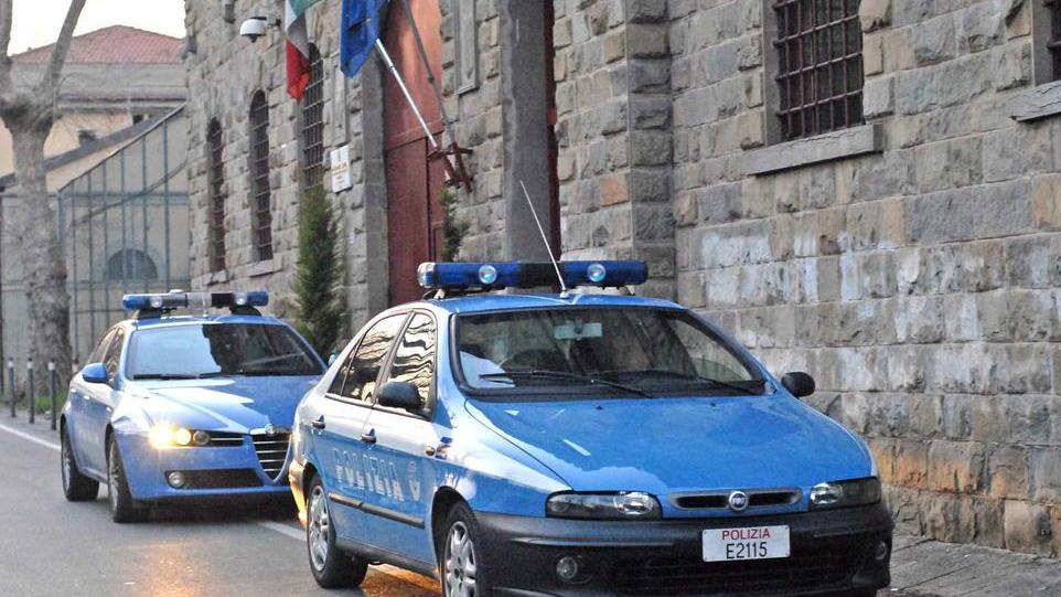 Sfregia la compagna a colpi di trincetto
