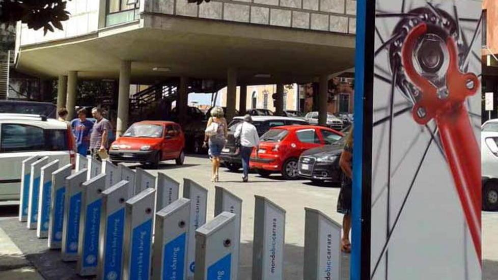 Sessanta bici elettriche per girare in città