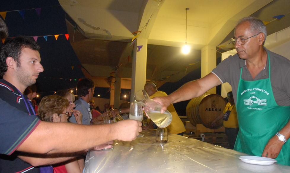 Sagra del vermentino domenica a Monti l’assalto dei visitatori 