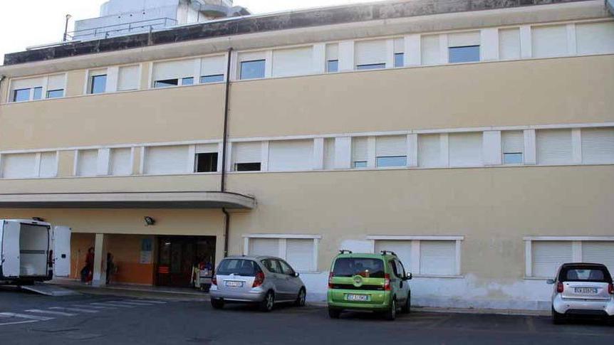 Neonato morto in reparto, indagato un ginecologo