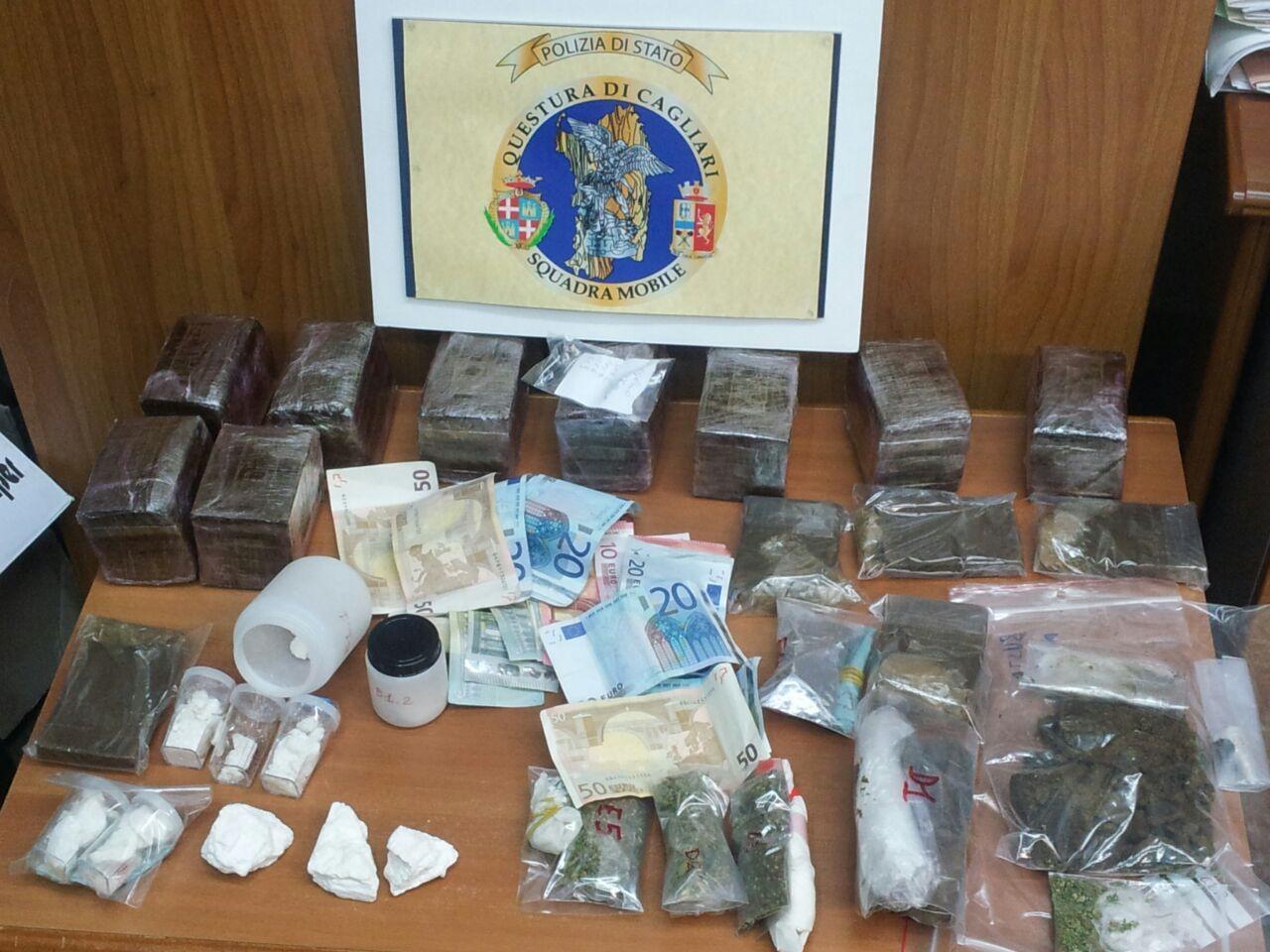 Cagliari, trovato in casa con cinque chili di hascisc, in cella un ventenne