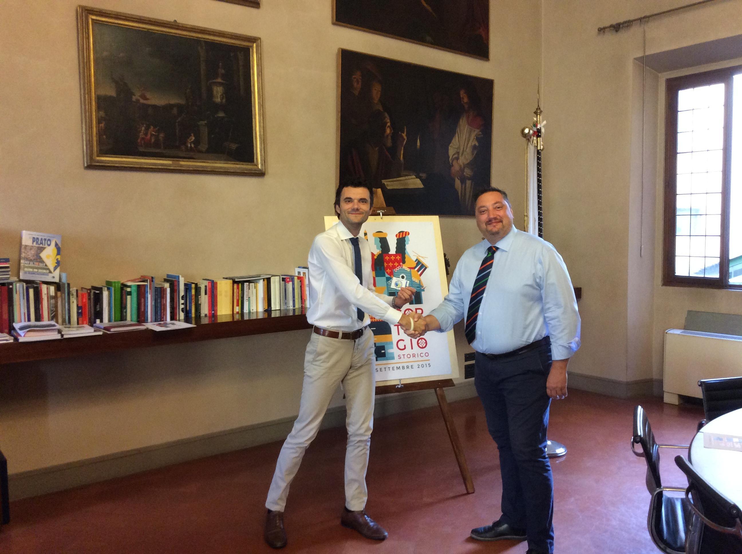 Il sindaco Matteo Biffoni insieme Mirko Cecconi, amministratore della società Orgoglio Pratese