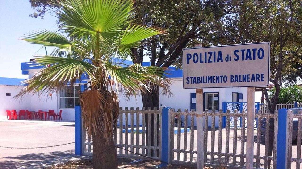 Lo stabilimento balneare della polizia al Poetto (foto Rosas)