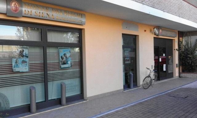 Codigoro, riesce la rapina in banca