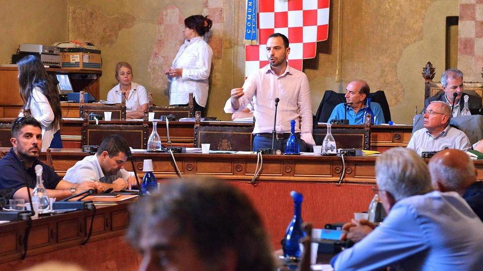 Dopo 5 sedute, via libera al bilancio 2015