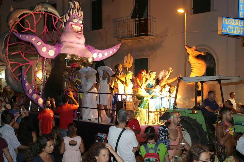 Il carnevale estivo fa il bis a Marina