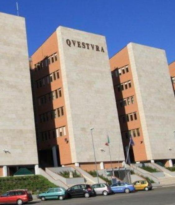 Regali in cambio di sesso con ragazzini di 13 anni 