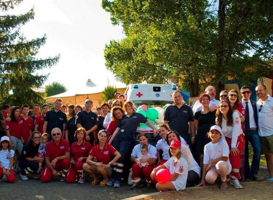 Donata un’ambulanza alla Cri 