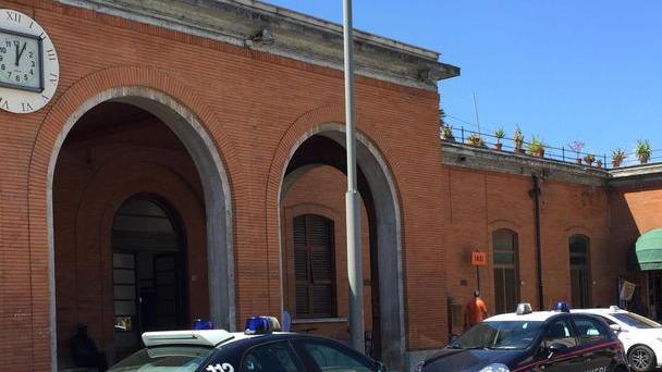 Servizio “squillo” al supermercato con giovani uomini