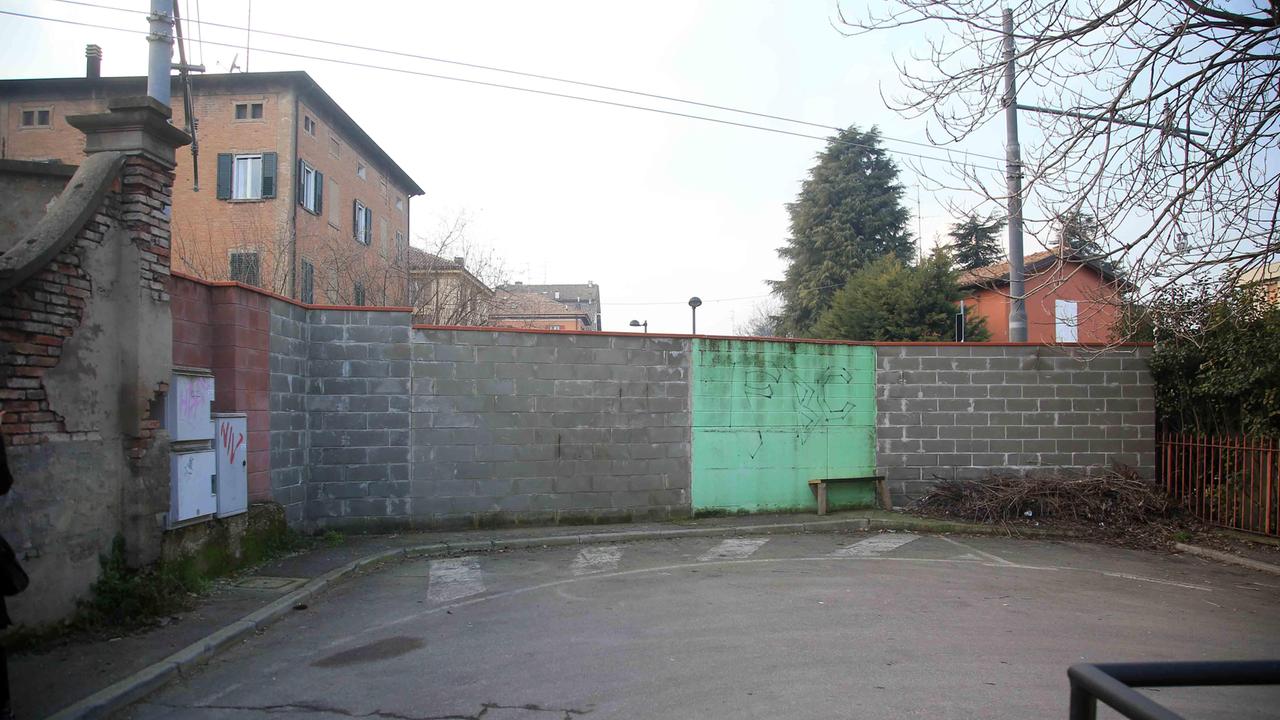 Viale Ramazzini, via il muro: tornano le auto
