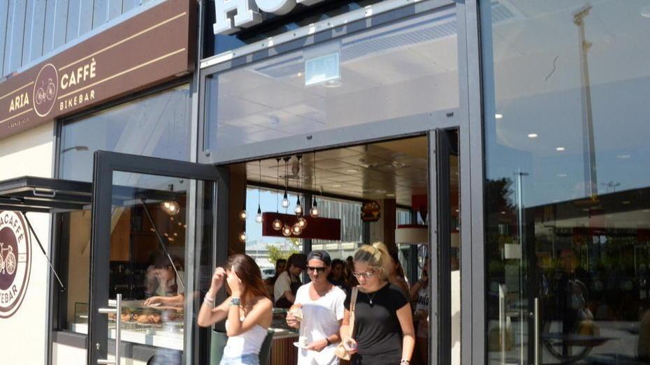 Burger King apre e si presenta con trenta assunzioni