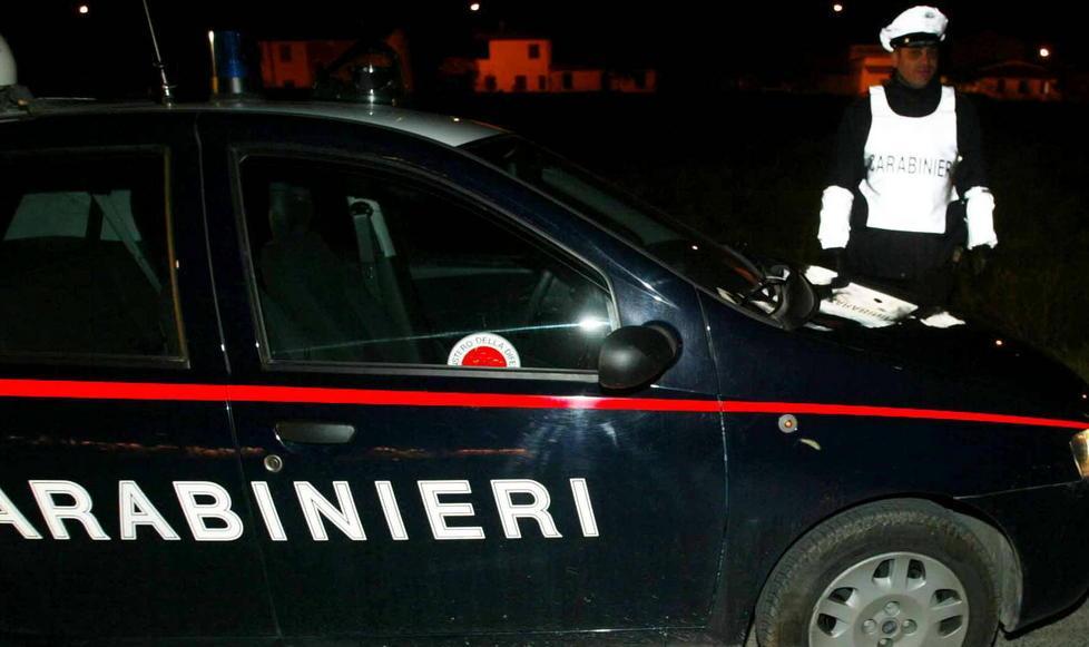 Ladri in fuga con soldi e... patatine