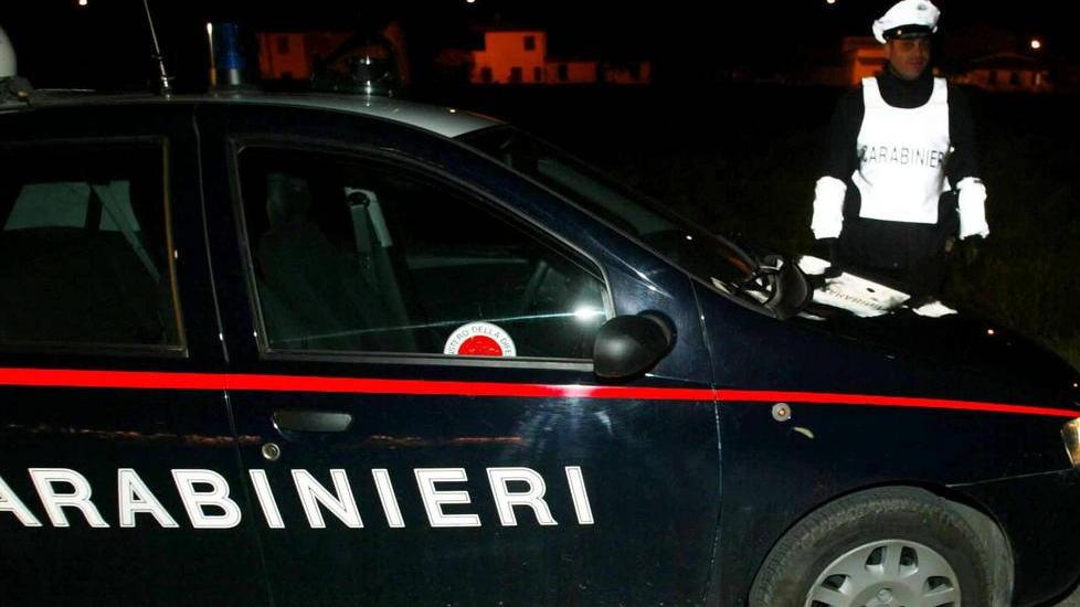 Ladri in fuga con soldi e... patatine