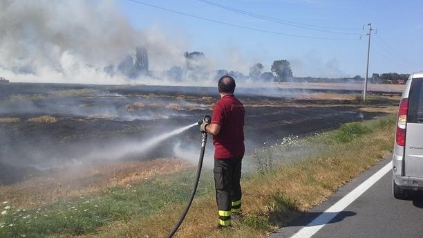Paura per un incendio di stoppie