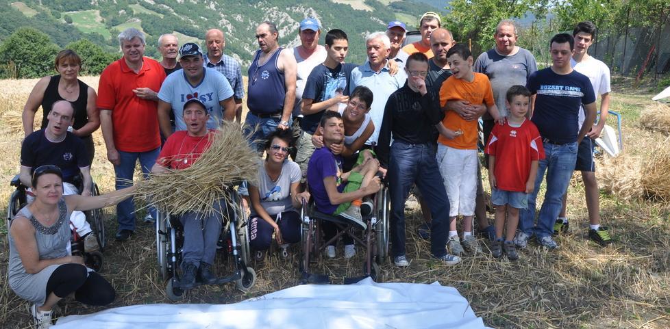 Toano, festa della trebbiatura per sostenere il centro Erica 