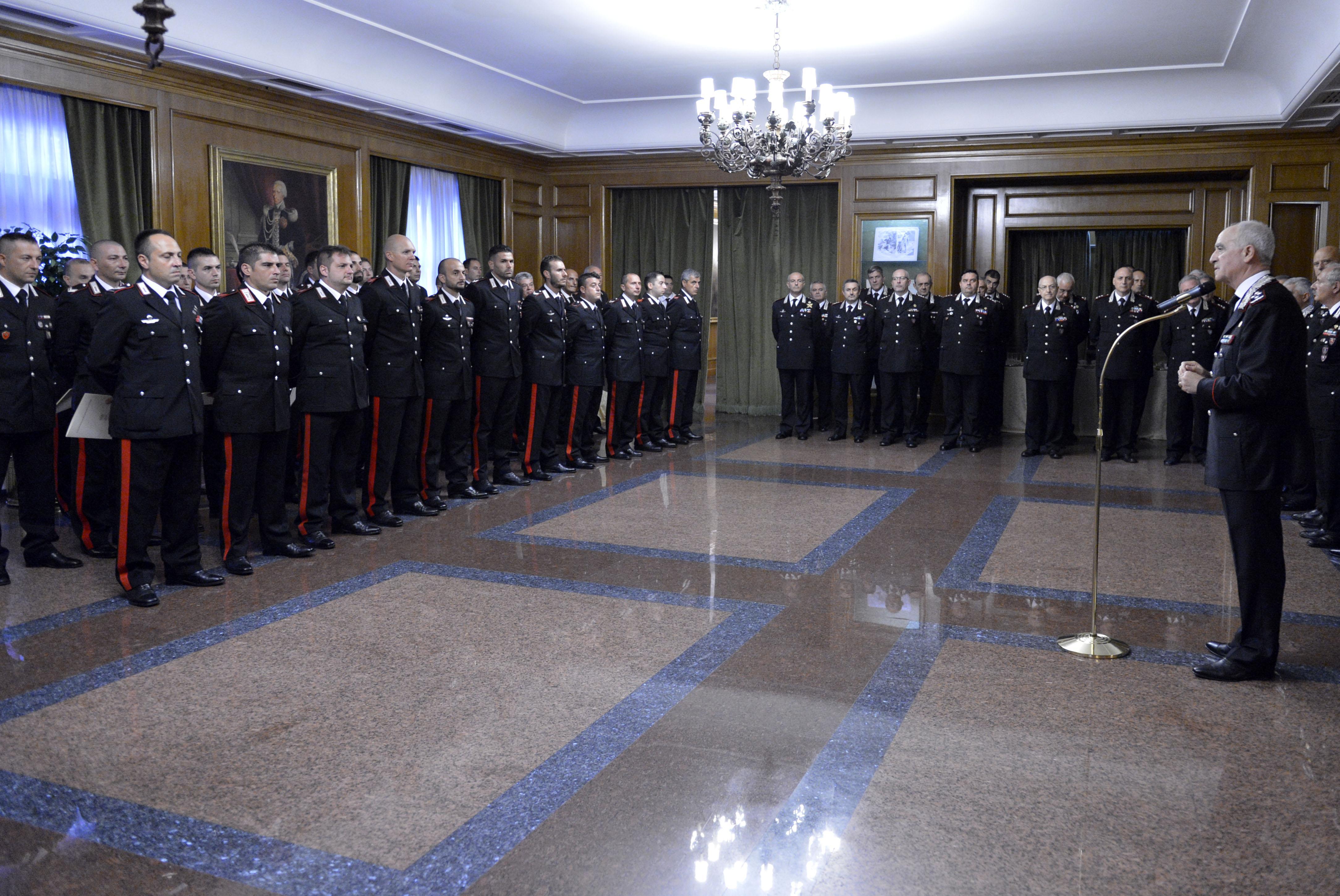 La cerimonia di consegna dell'encomio solenne ai carabinieri Salvatore Cottone, Nicola Tudino e Francesco Pellegrino