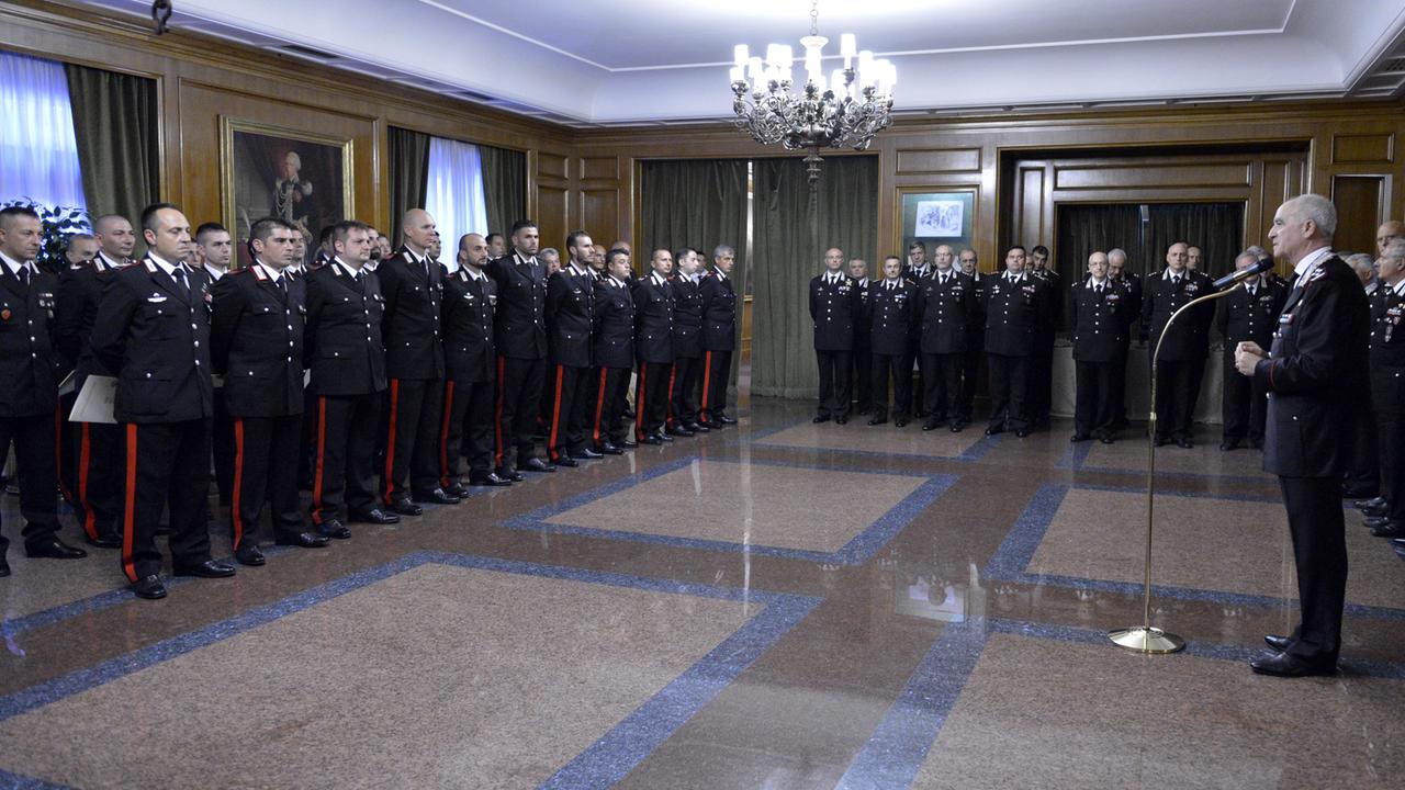La cerimonia di consegna dell'encomio solenne ai carabinieri Salvatore Cottone, Nicola Tudino e Francesco Pellegrino