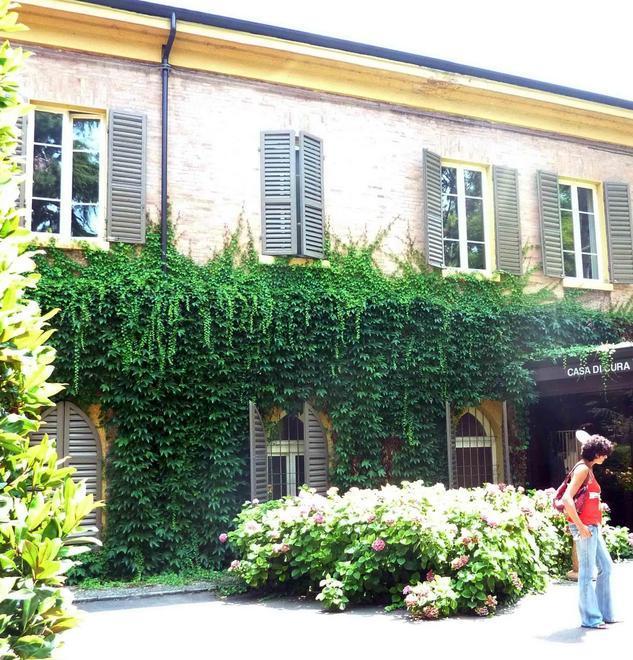 Morto il novantenne aggredito a Villa Igea