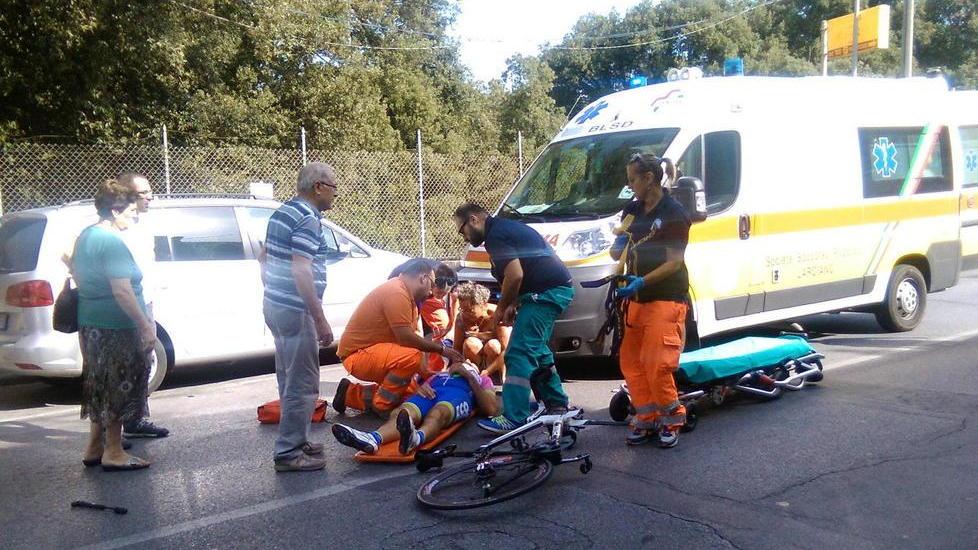Incidente in via Verdi, ciclista ferito