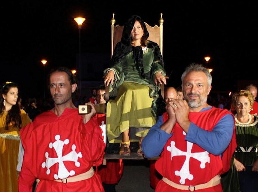 Piazza Baleari come un set cinematografico 