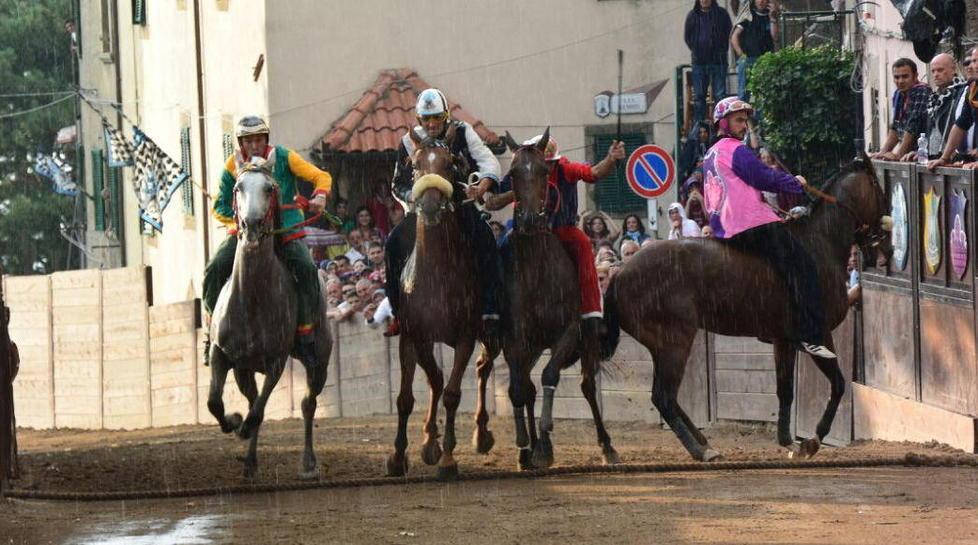 Si scaldano i motori per il Palio di Castel del Piano