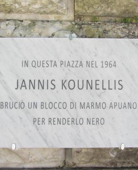 Da Pasolini a Monet le targhe false invadono Carrara 