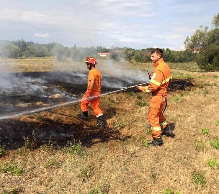 Le fiamme arrivano in pieno centro 