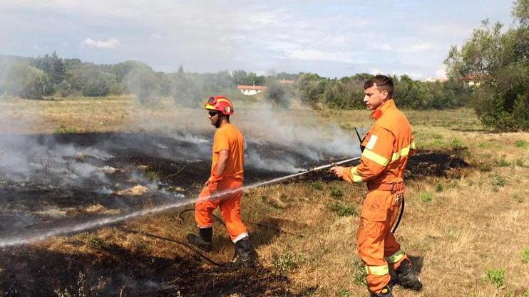 Le fiamme arrivano in pieno centro