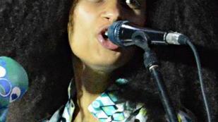 “Dromos” apre con la voce di Joy Frempong