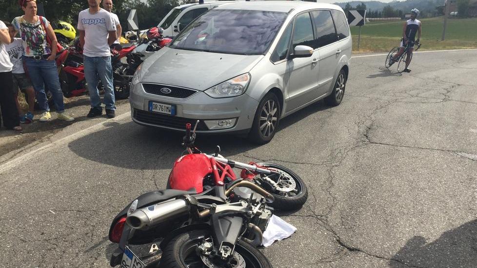 Si schianta in moto, ferito 39enne