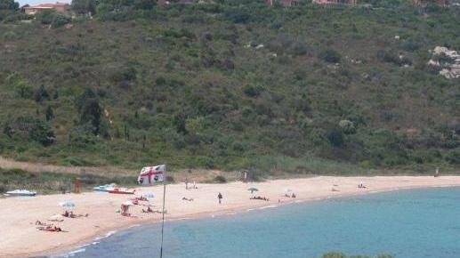 Turista pisano muore di infarto mentre fa il bagno