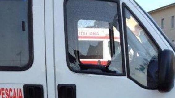 Ambulanze della Croce rossa di nuovo nel mirino dei vandali