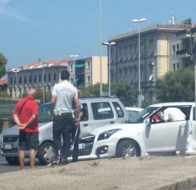Lungomare in tilt per l’incidente tra due macchine 
