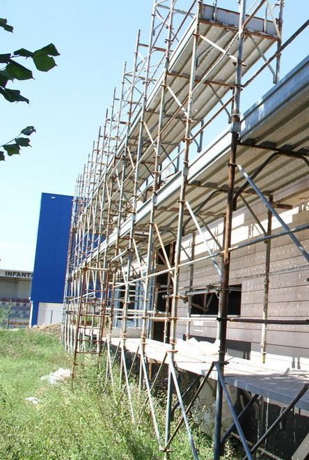 Cantiere della scuola bloccato Domani assemblea a Solara