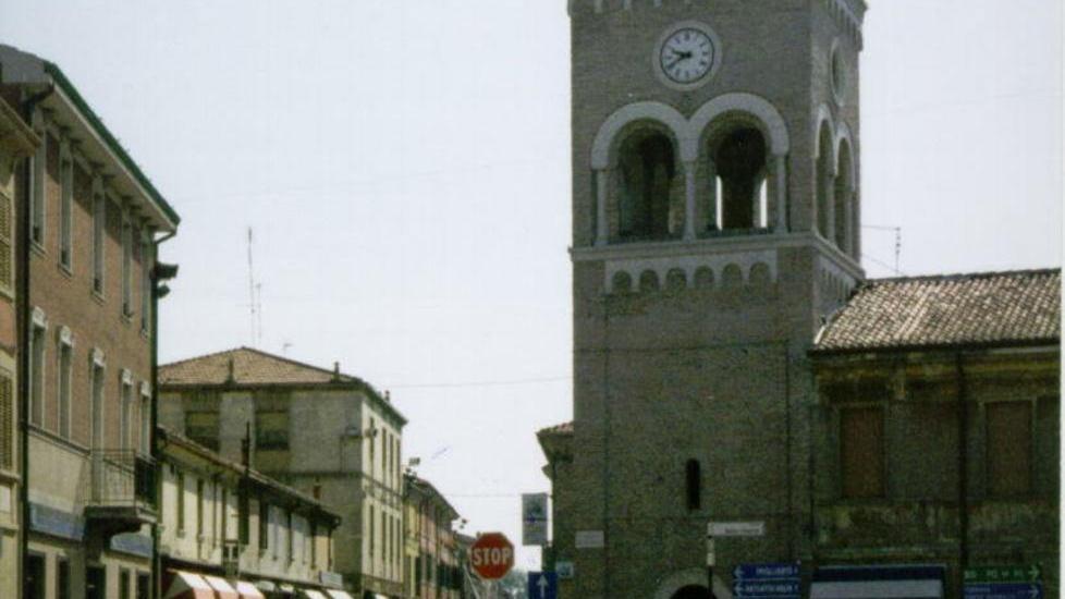 L’orologio sulla torre campanaria è fermo