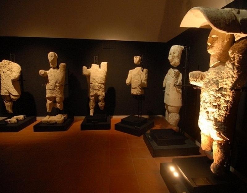 Cabras, continua il braccio di ferro sindaco-Soprintendenza sul restauro dei Giganti